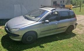 U djelovima Peugeot - 206 1.4