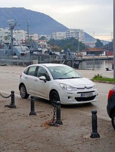 Merr me qira makinën - Transferime dhe transport