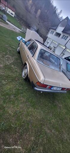 Mercedes Benz - 240 - 2.4