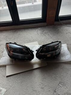 Të dy farët za Mercedes Benz - C 220    - 2017