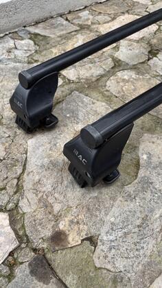 Dachträger und Dachboxen