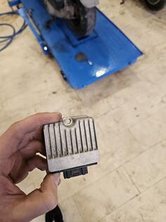 Motorräder in Teilen