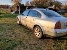 Volkswagen - Passat - 1.9 TDI DI CRVENO
