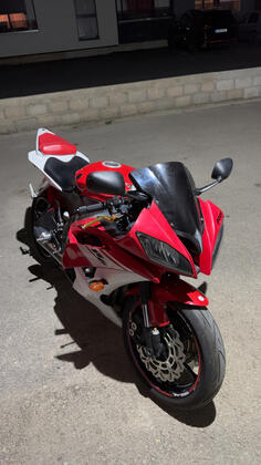Yamaha - R6