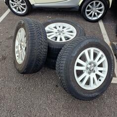 Fabričke felne i PirelliScorpion gume