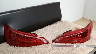 Oba stop svjetla za Audi - Q5    - 2011