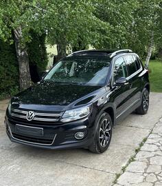 Volkswagen - Tiguan - 4x4 DSG