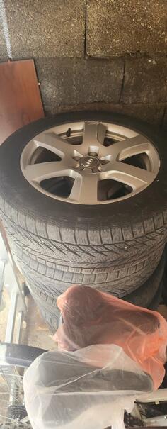 Fabričke felne i 17.45.235 gume