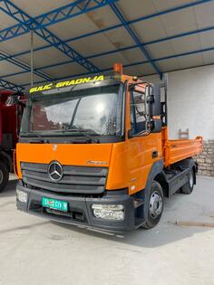 Mercedes Benz - 8-18