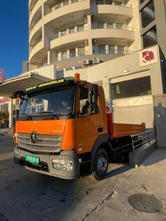 Mercedes Benz - 8-18