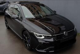 Volkswagen - Golf 8 - R Performance