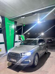 Audi - Q7 - .