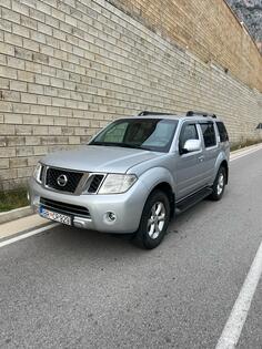 Nissan - Pathfinder - 2.5