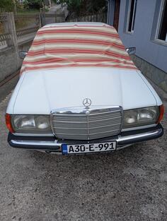 Mercedes Benz - 200 - 123