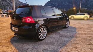 Volkswagen - Golf 5 - 1900