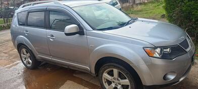 Mitsubishi - Outlander
