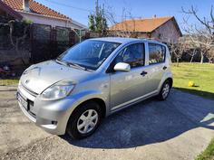 Daihatsu - Sirion - 1.0 L