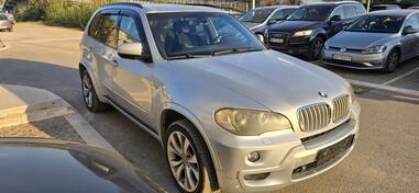 BMW - X5 - 4.8 i V8