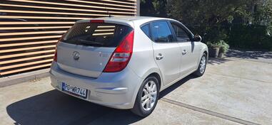 Hyundai - i30 - 1.6 benz