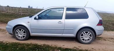 Volkswagen - Golf 4 - 1.9 tdi