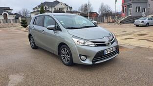 Toyota - Verso - 2.0