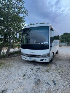 Isuzu - 818