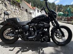 Harley-Davidson - street bob