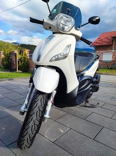 Piaggio - Beverly 300ie BLACK EDITION