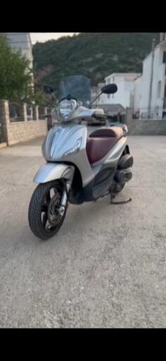 Piaggio - Beverly 350