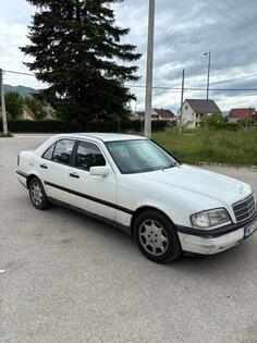 Mercedes Benz - 220 - C 220 D