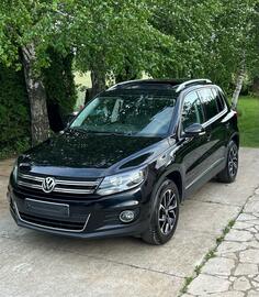Volkswagen - Tiguan - 4x4 DSG