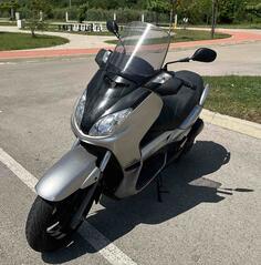 Yamaha - X max