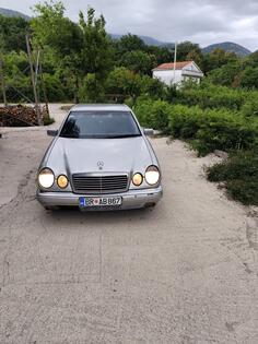 U djelovima Mercedes Benz - E 250 Okas