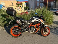 KTM - 890 duke r