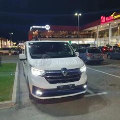 Renault - Trafic Grand Passenger Intens