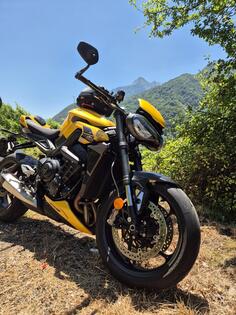 Triumph - Street Tiple 765 RS