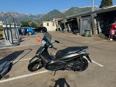 Piaggio - Beverly 300s