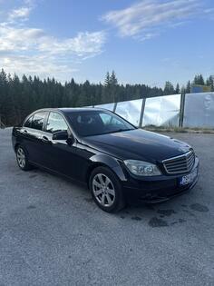 Mercedes Benz - 220 - 2.0