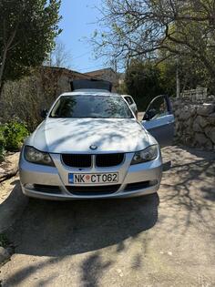 BMW - 320 - 320