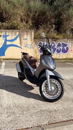 Piaggio - Beverly