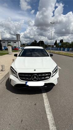 Mercedes Benz - GLA 200 - D 4Matic