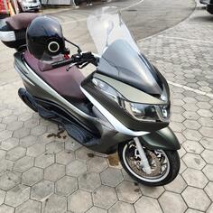 Piaggio - x10