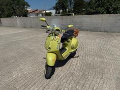 Piaggio -  VESPA 946
