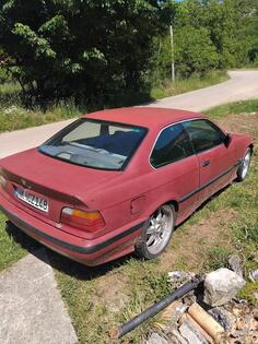 BMW - 318