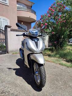 Piaggio - Beverly 300 HPE