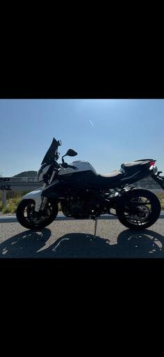 Benelli - tnt 600 R