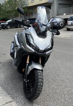 Honda - ADV