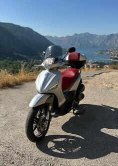 Piaggio - 350 Sport Touring