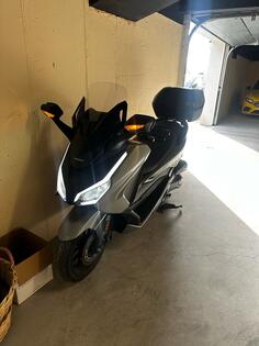 Honda - Forza 350