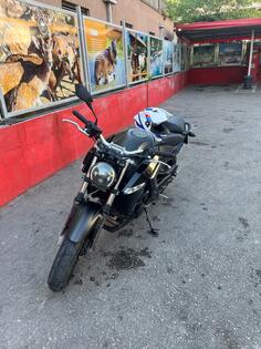 CF Moto - 650 NK